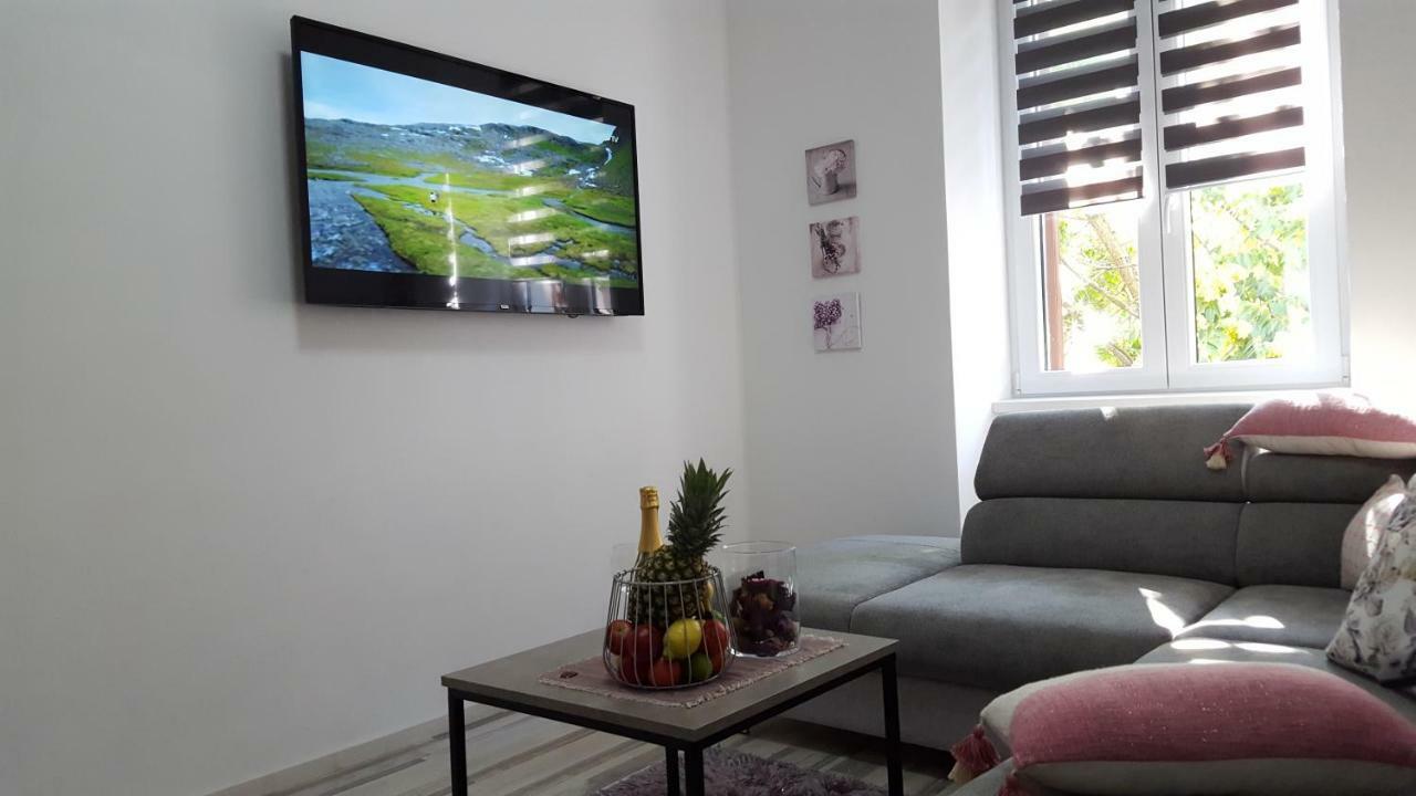 Apartment Imperia *** Пула Экстерьер фото
