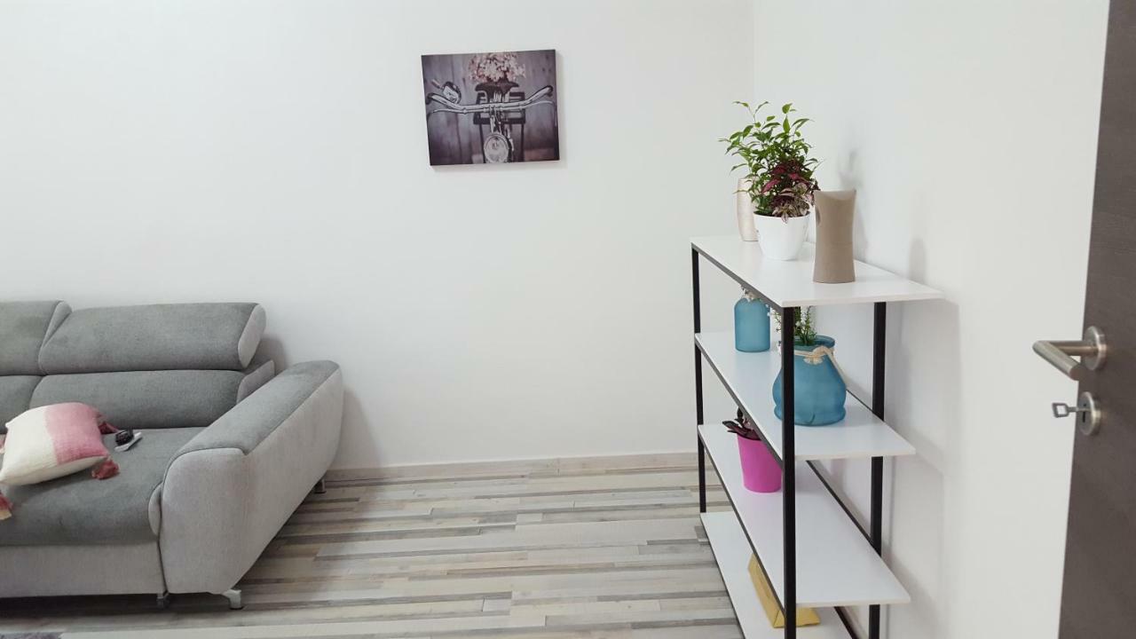 Apartment Imperia *** Пула Экстерьер фото